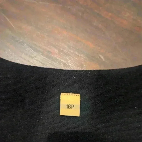 Women's Black Sleeveless Top size 16P like new - Picture 3 of 4